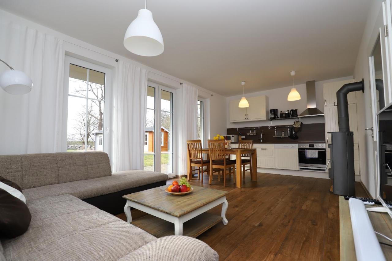 Ferienwohnung1 In Der Villa Westwind Thiessow Esterno foto